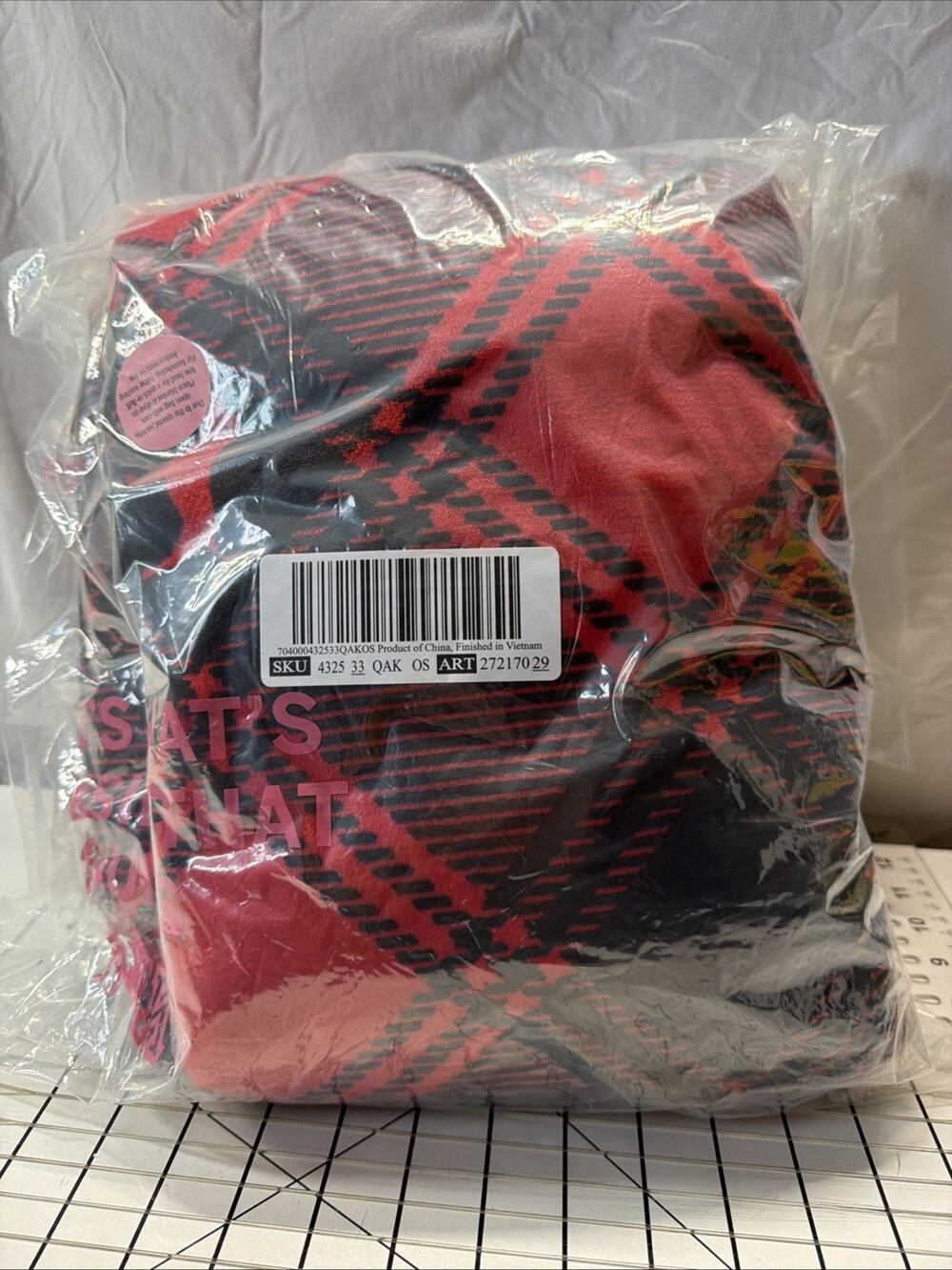 Victoria's Secret PINK Cozy Blanket Red/Black Plaid 50”x60” Hearts & Dogs NEW